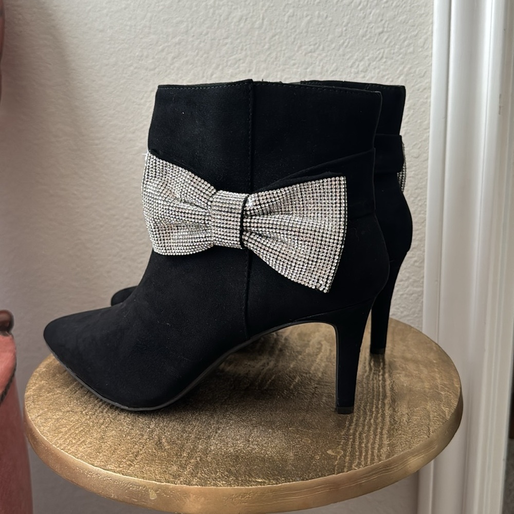 Torrid black/silver rhinestone bow, stiletto ankle bootie size 10WW (wide), NWOT - Picture 5 of 12